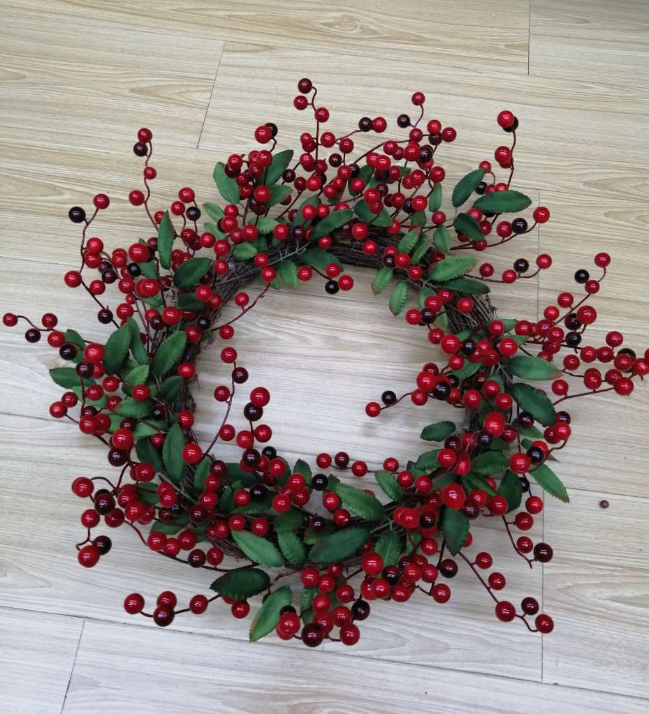 Tree root fruit fork apple sprinkled with seven-color powder, single white fruit fork fruit simulation plant 1 Specification image