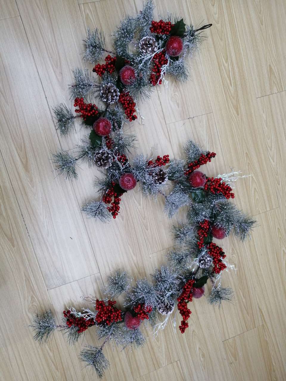 Apple white-edge pine vine powder, single white fruit, forked fruit simulation plant Specification image