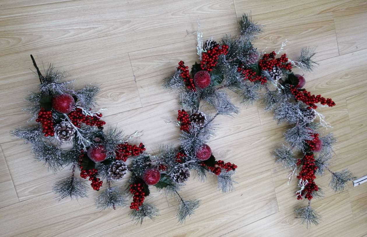 Apple white-edge pine vine powder, single white fruit, forked fruit simulation plant