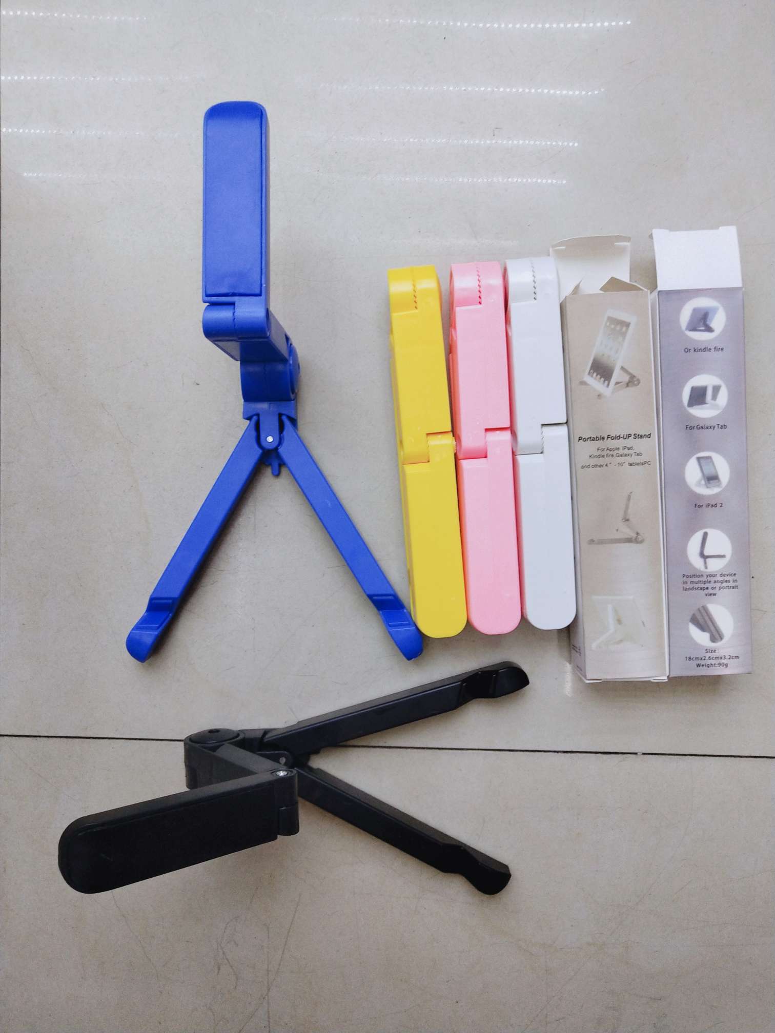 Desktop foldable phablet stand