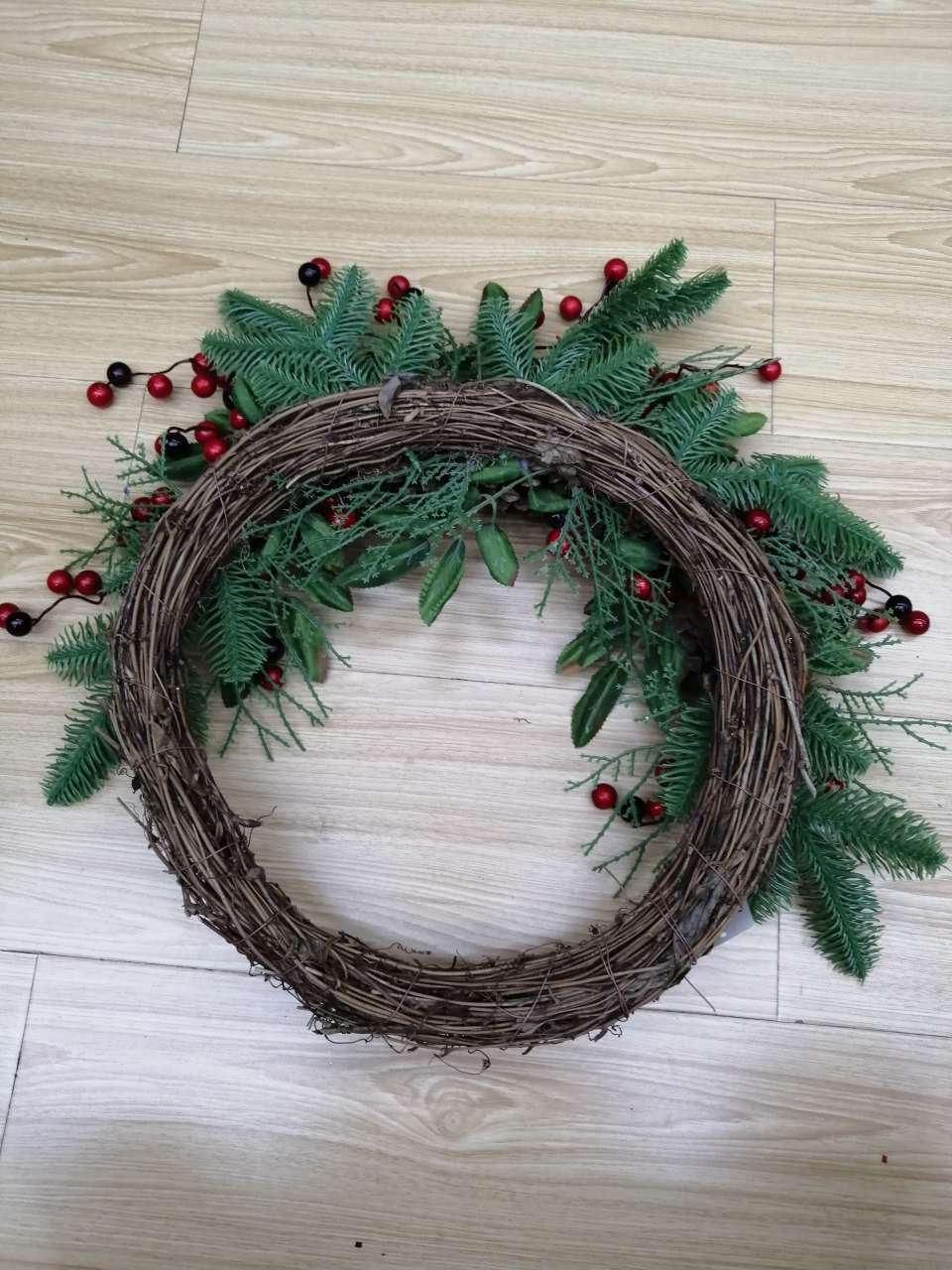 Pine vine flower ring, seven-color pink, single white fruit, forked fruit simulation plant Item Picture