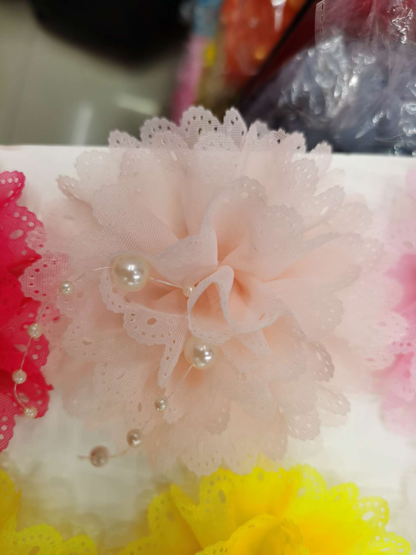 雪芽色翘起夹珠产品图