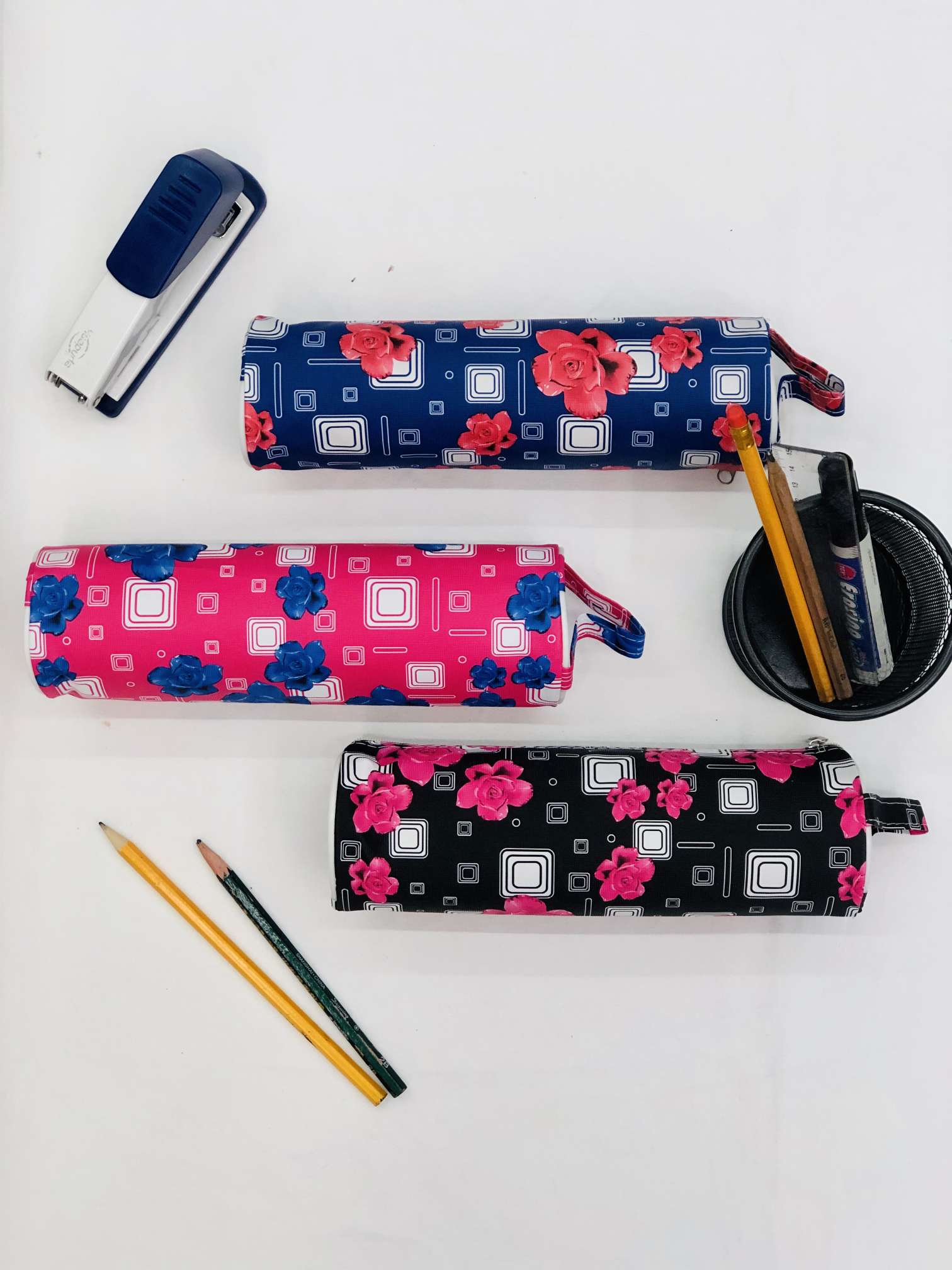 牛津笔袋帆布笔袋韩版笔袋网红笔袋PVC笔袋创意笔袋大容量笔袋圆筒笔袋学生笔袋多功能笔袋印客人L0gO广告笔袋收纳笔袋新潮