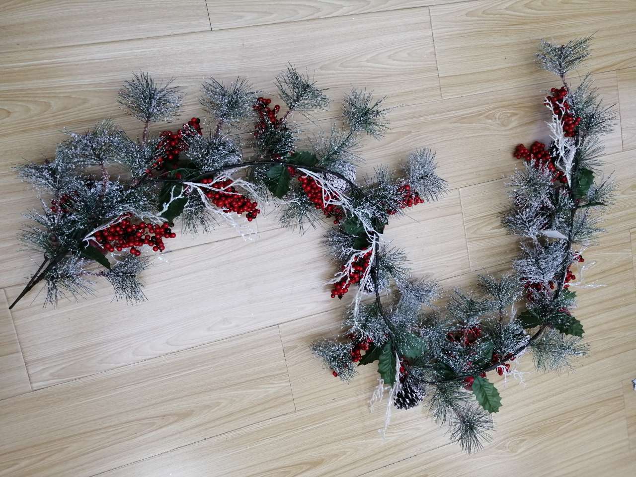 Apple white-edge pine vine powder, single white fruit, forked fruit simulation plant Application Scenario