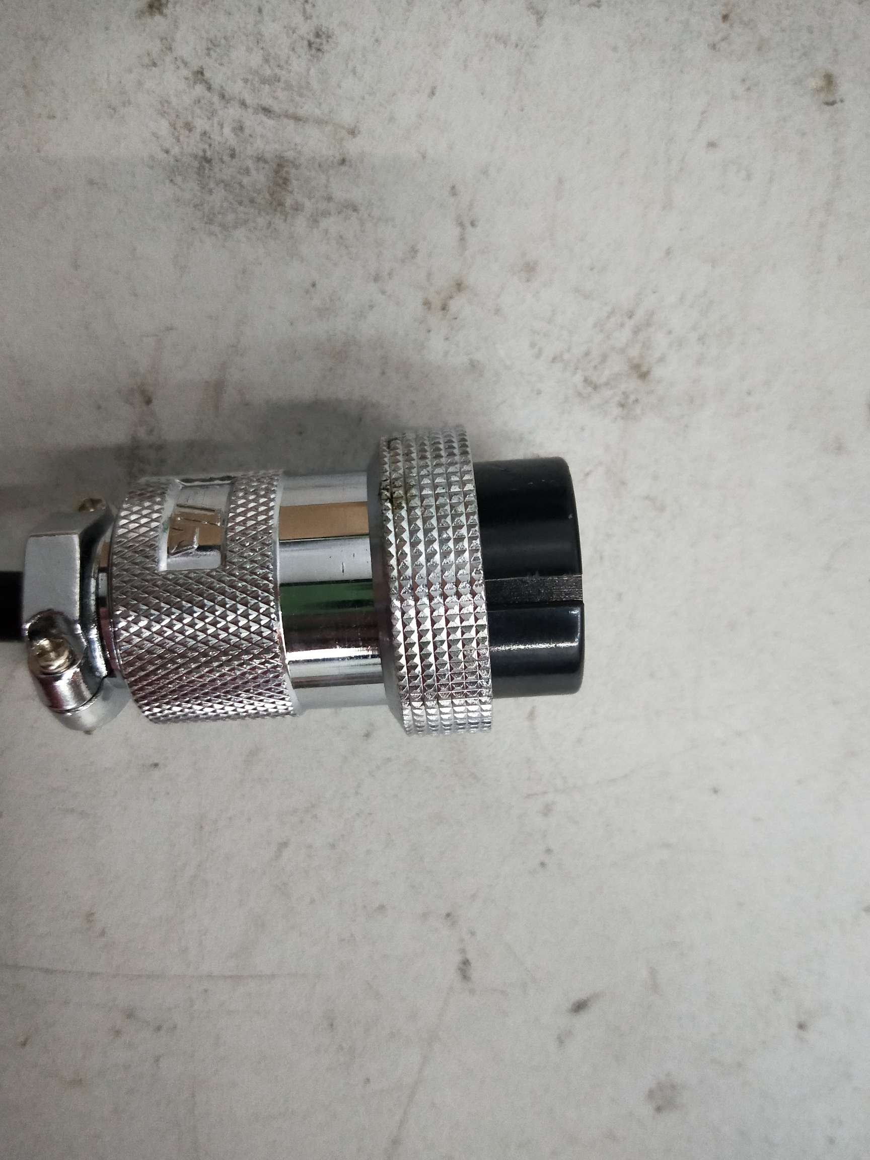 Ultrasonic output connector