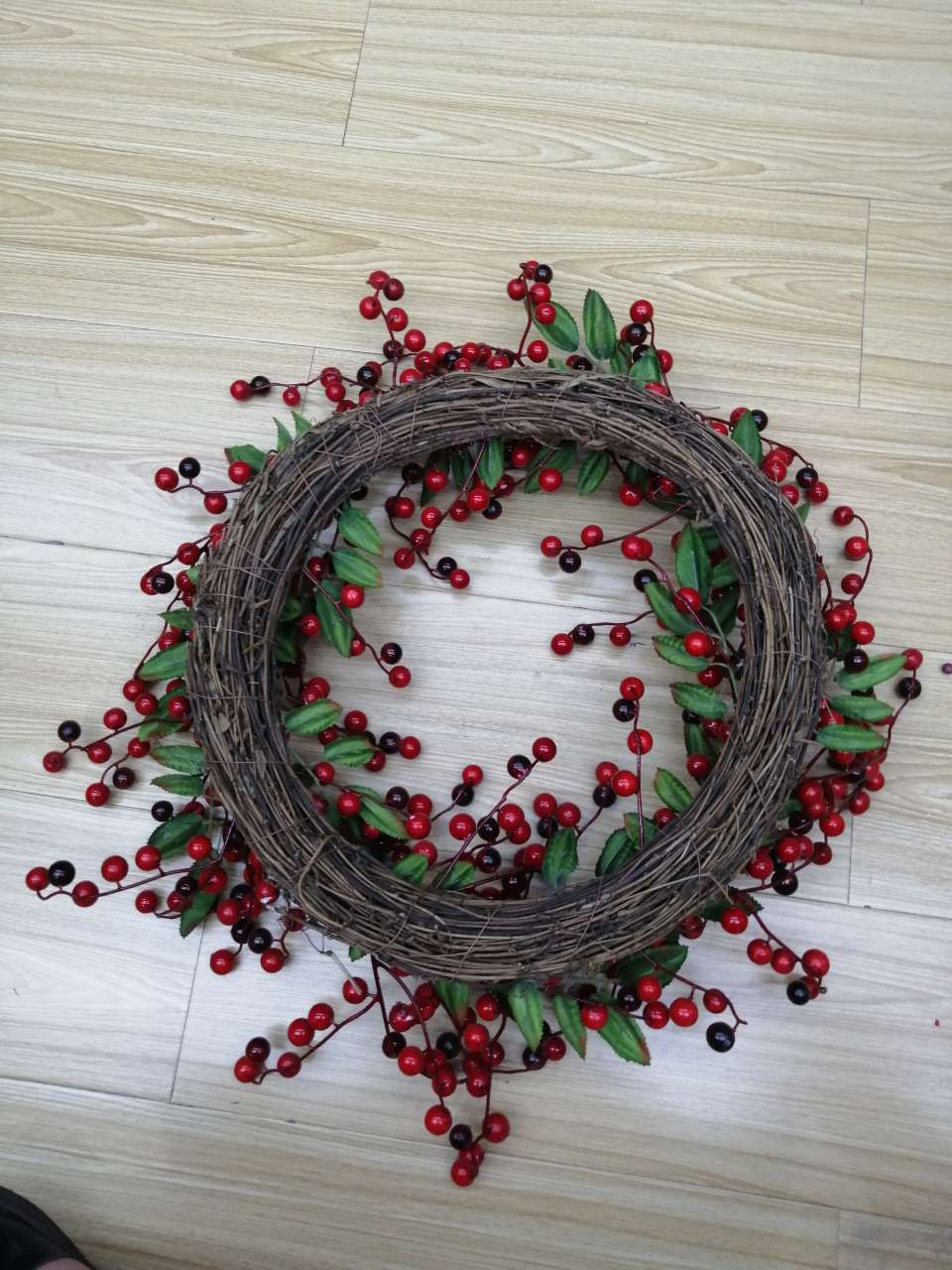 Tree root fruit fork apple sprinkled with seven-color powder, single white fruit fork fruit simulation plant 1 details Picture