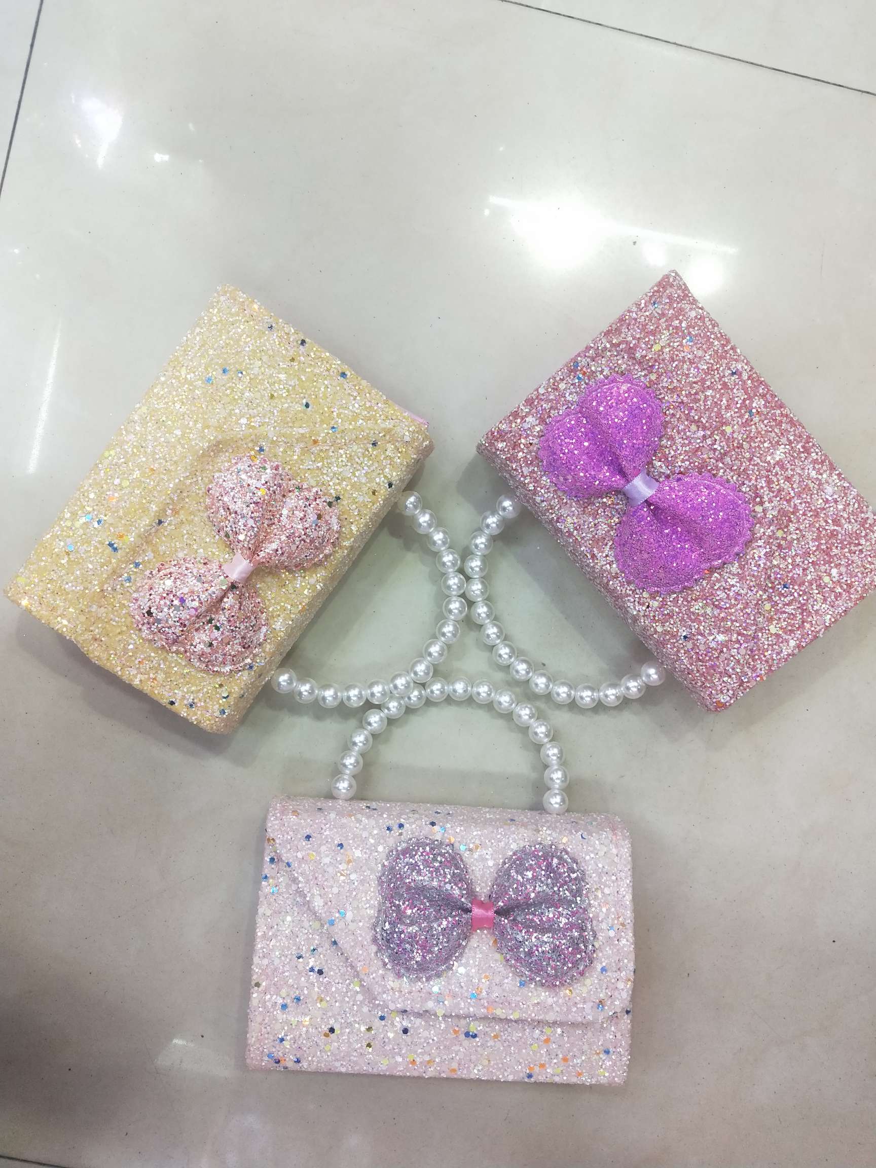 Fashionable children's bag, princess bag, dinner bag, luminous bow bag, coin purse Application Scenario