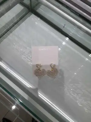 earrings thumbnail