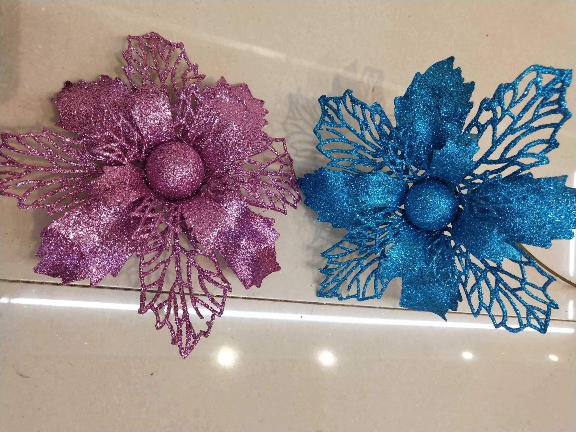 Half-empty, half-tennis heart Christmas flower Specification image