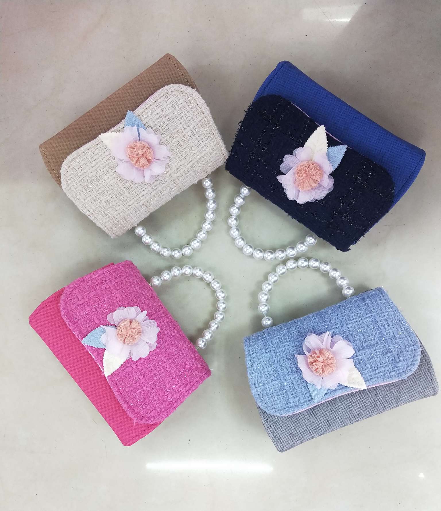 Fashionable children's bag, two-leaf flower small chanel-style bag, Korean-style beaded chain bag, little girl hand-held crossbody bag undefined