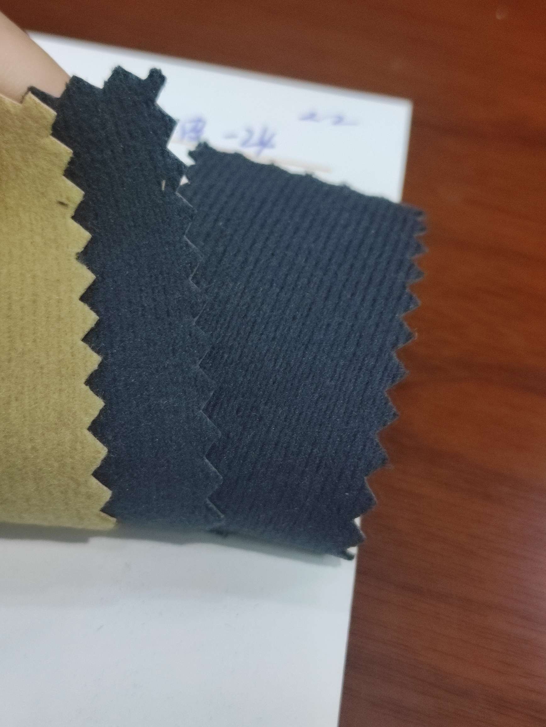 新牛皮-24  1-9大量现货高中低档皮革面料厂家直销热销新款细节图