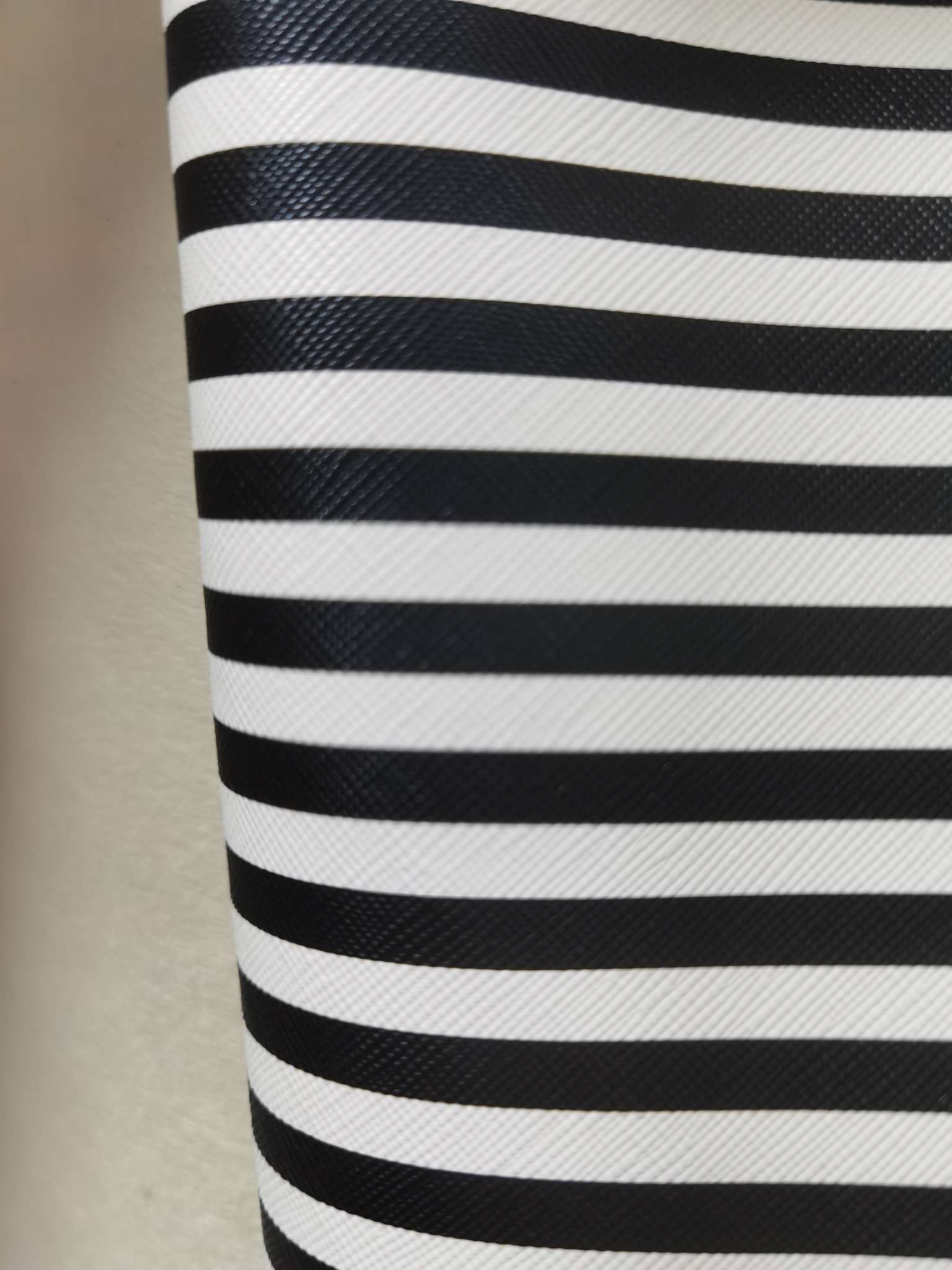 Manufacturers direct sales of cheap wholesale leather stripe printing full figure