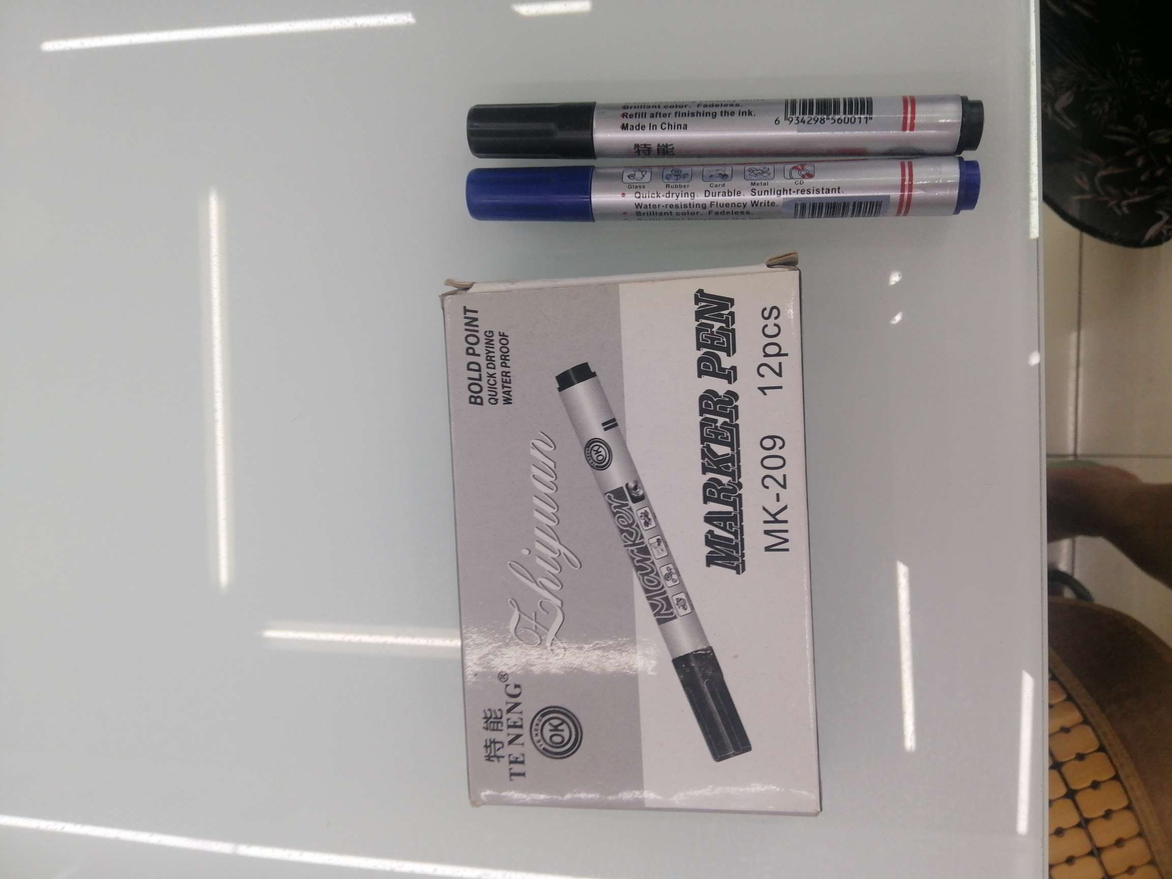 Mk-209 marker pen 12-piece package full figure