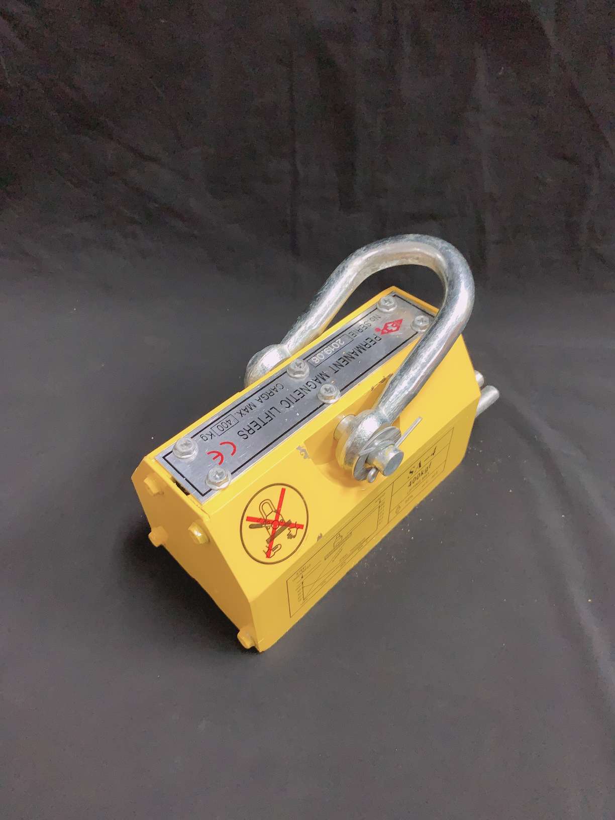 High-quality permanent magnetic suction cups and permanent magnetic force hoists from the manufacturer of lifting permanent magnetic suction cups and round steel lifting gear undefined