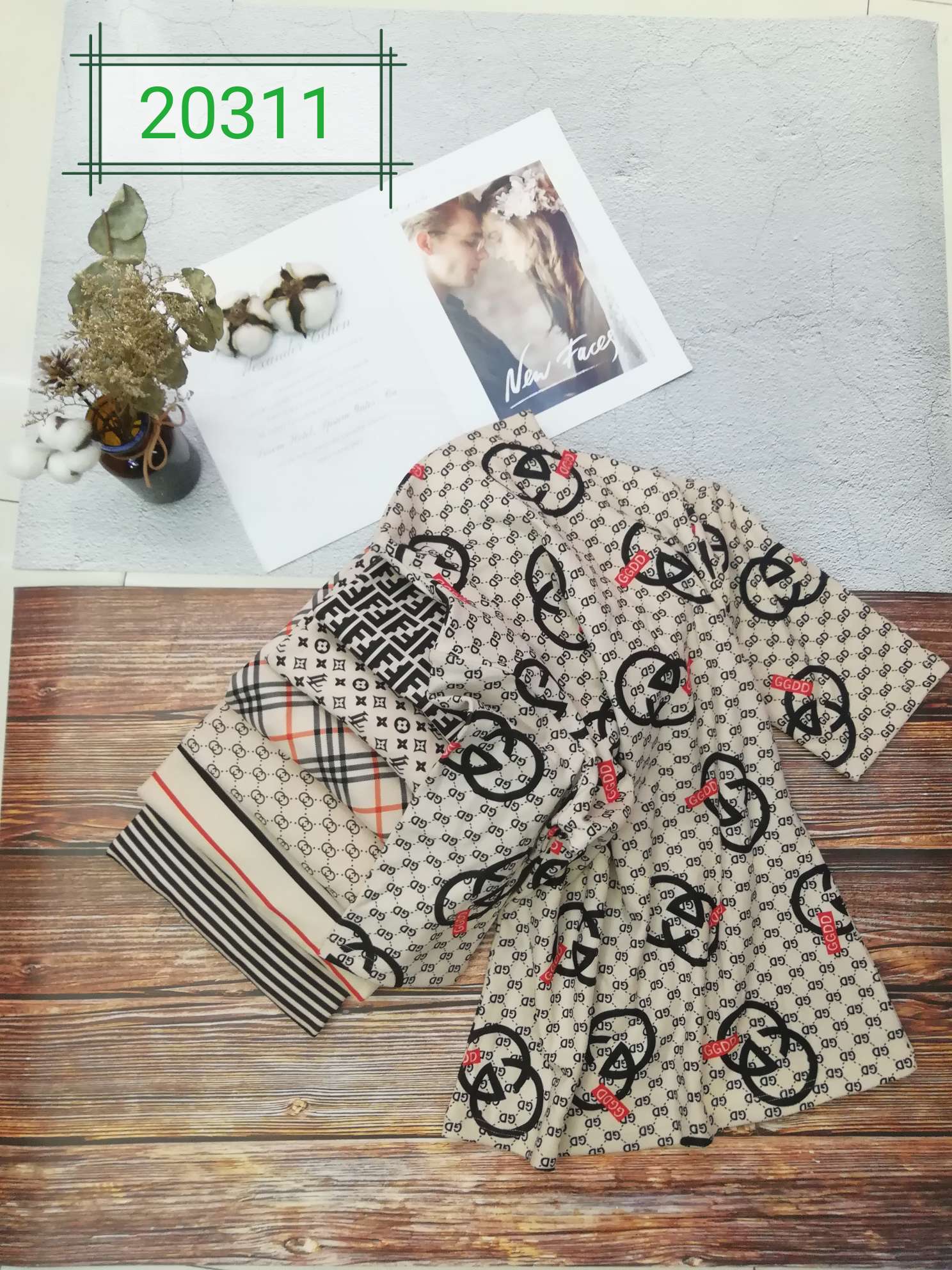 Lady's velvet printed seven-minute sleeve blouse