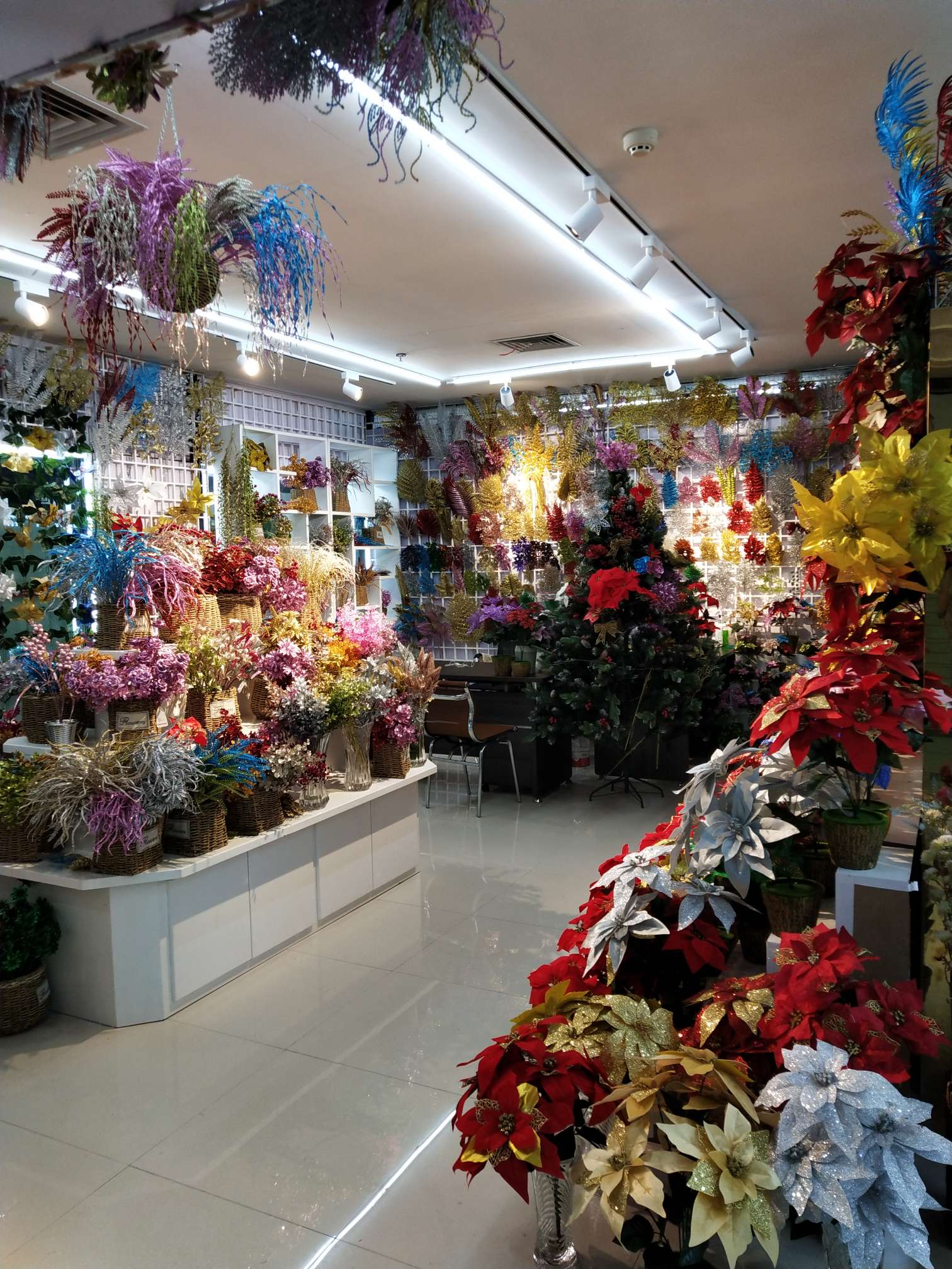 Yiwu Innovation Christmas Handicrafts Factory describe pic - 1