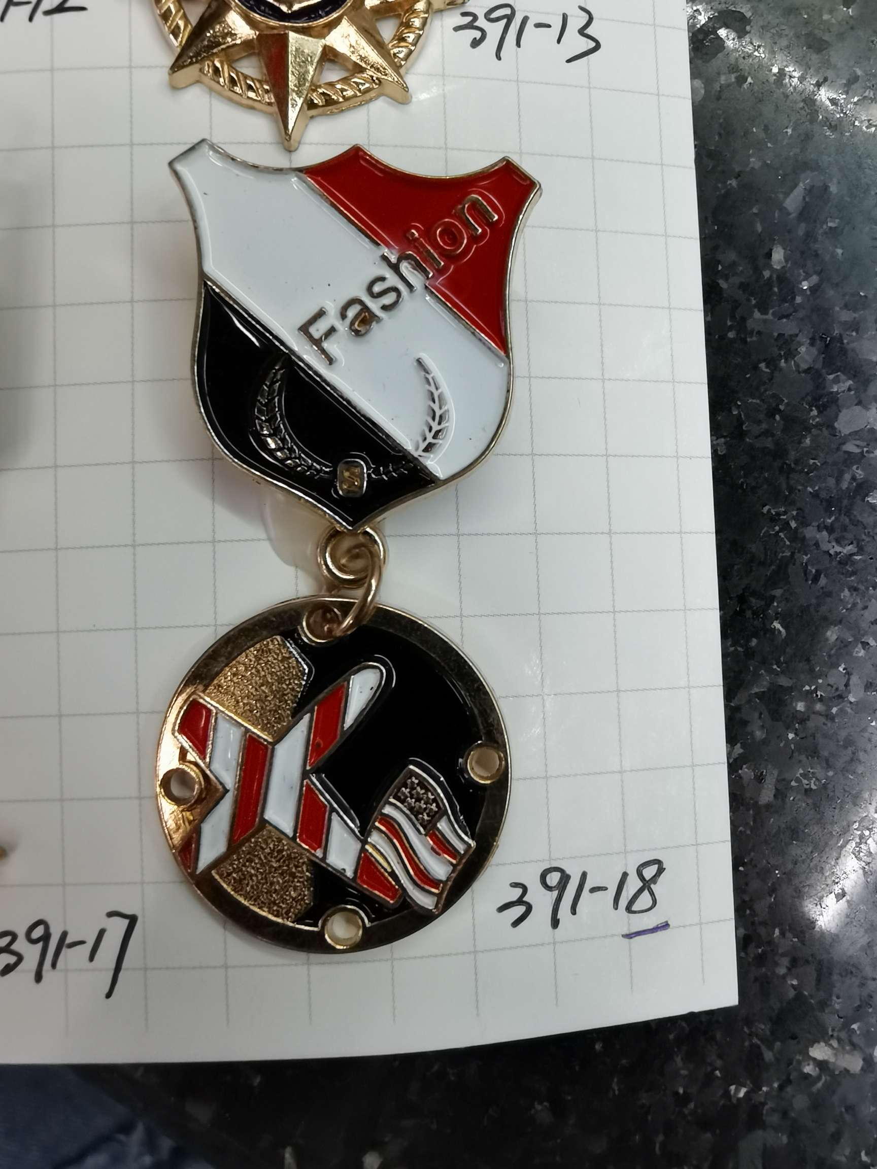 合金别针挂件Pin pendant