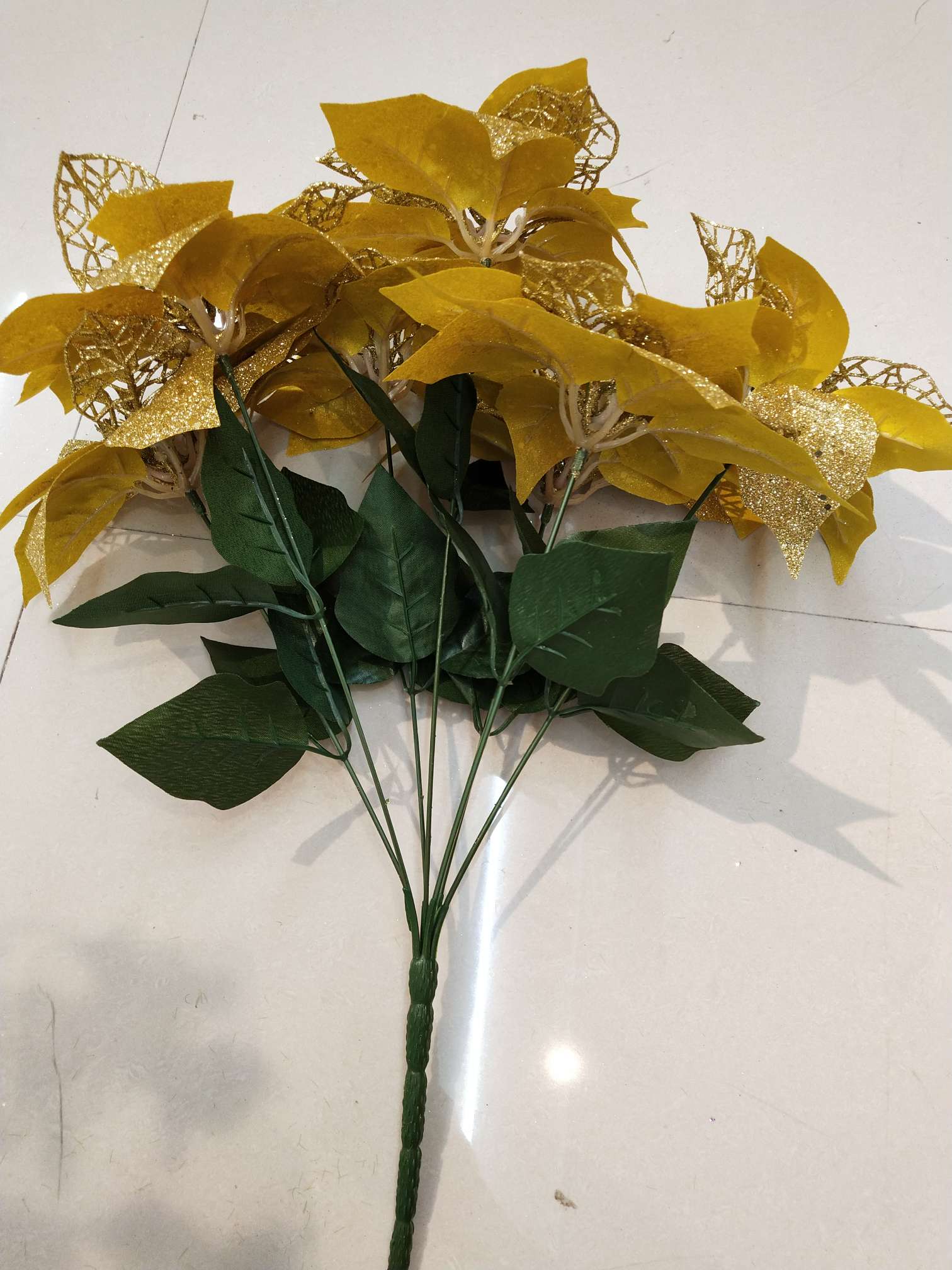 Seven gold pink sequined Christmas flowers details Picture