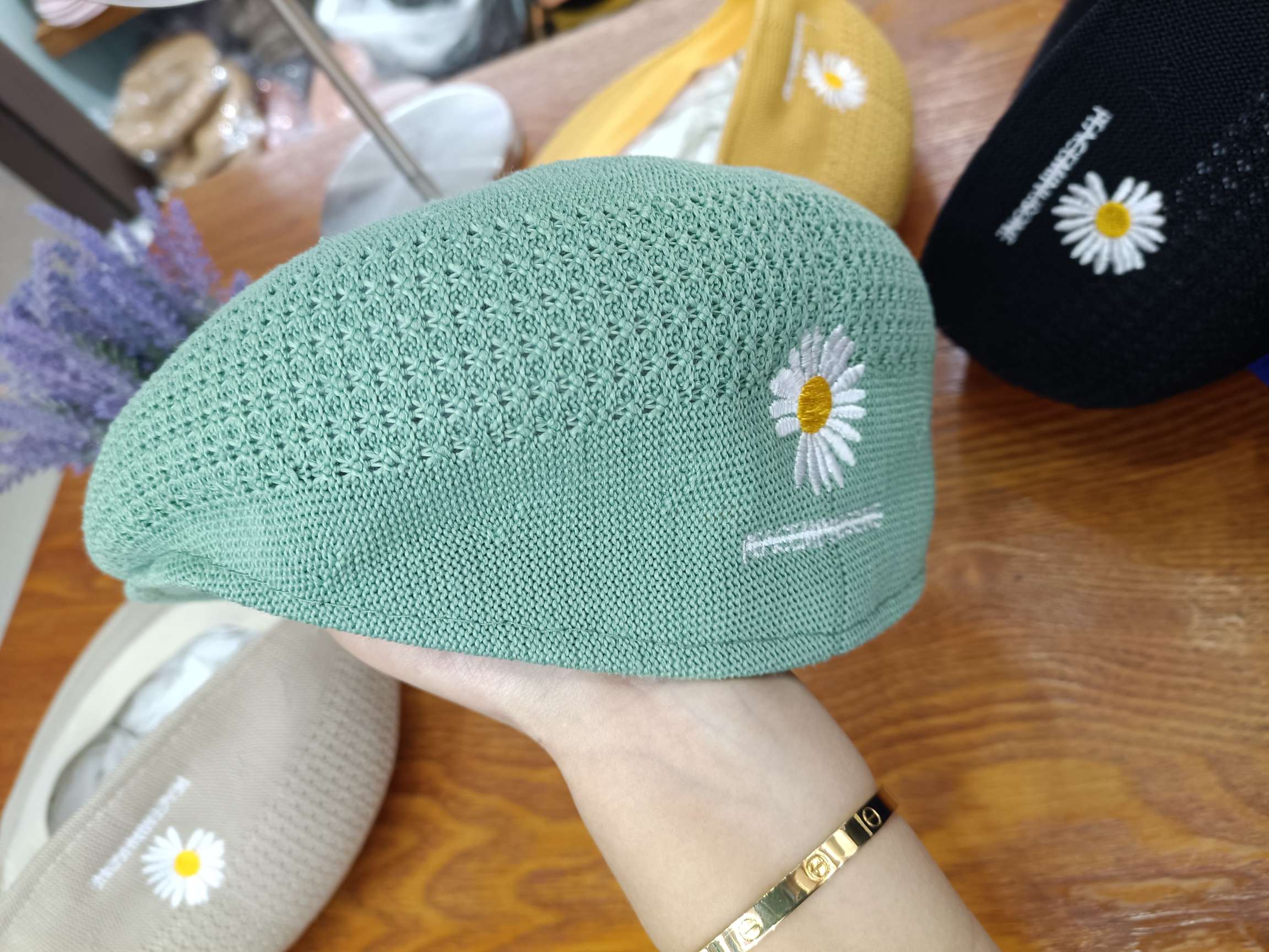 Reverse Hat Hollowed Out Beret Spring And Autumn Hat Application Scenario