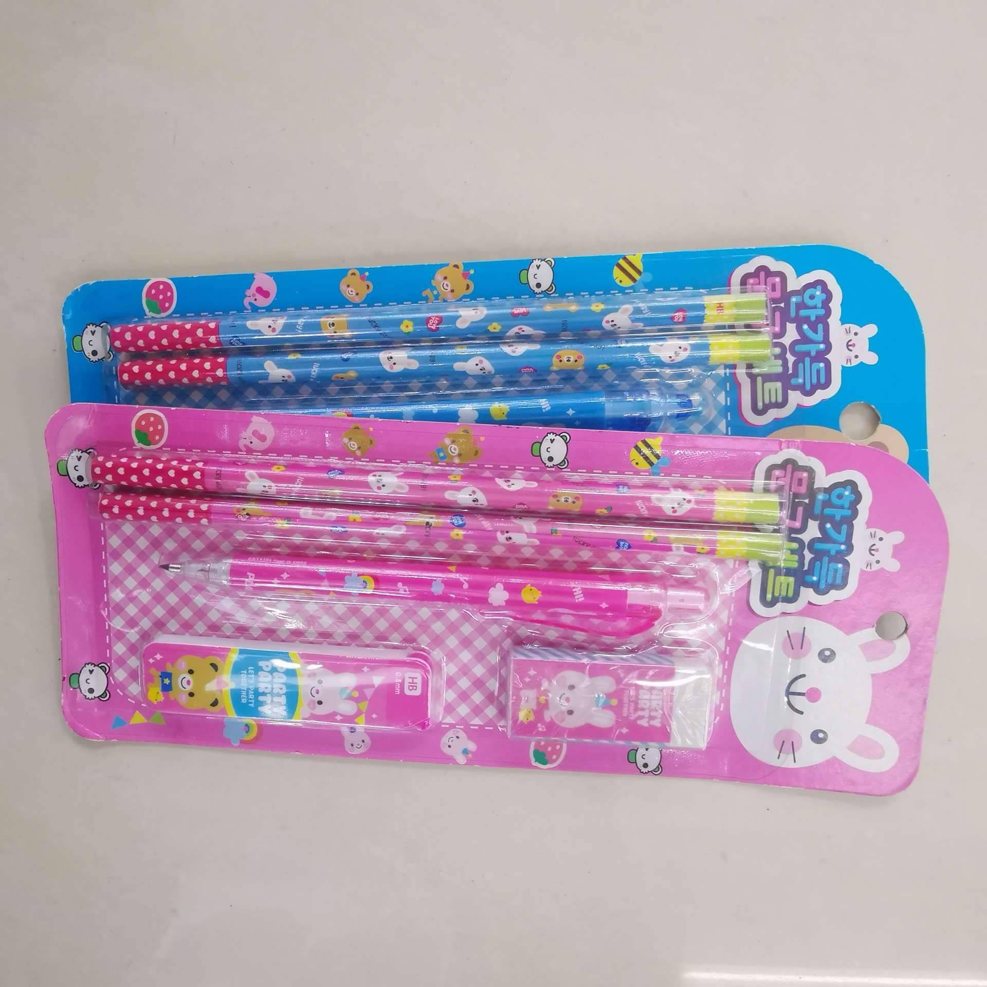 A 5-piece set of stationery Specification image