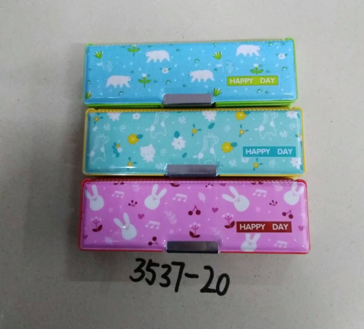Cartoon plastic writing case, like can consult customer service first. thumbnail
