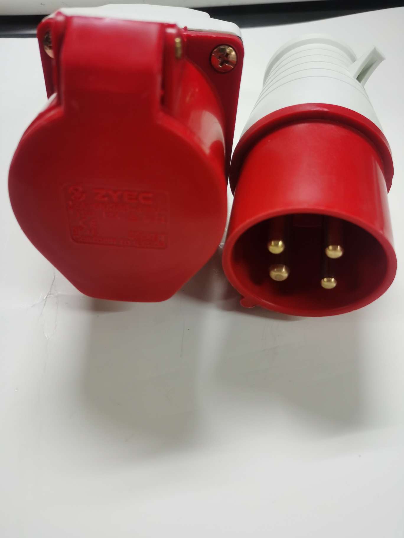 工业防水插产品图