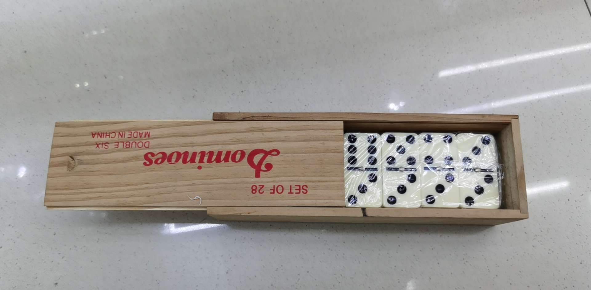 مربع خشبي الدومينو details Picture