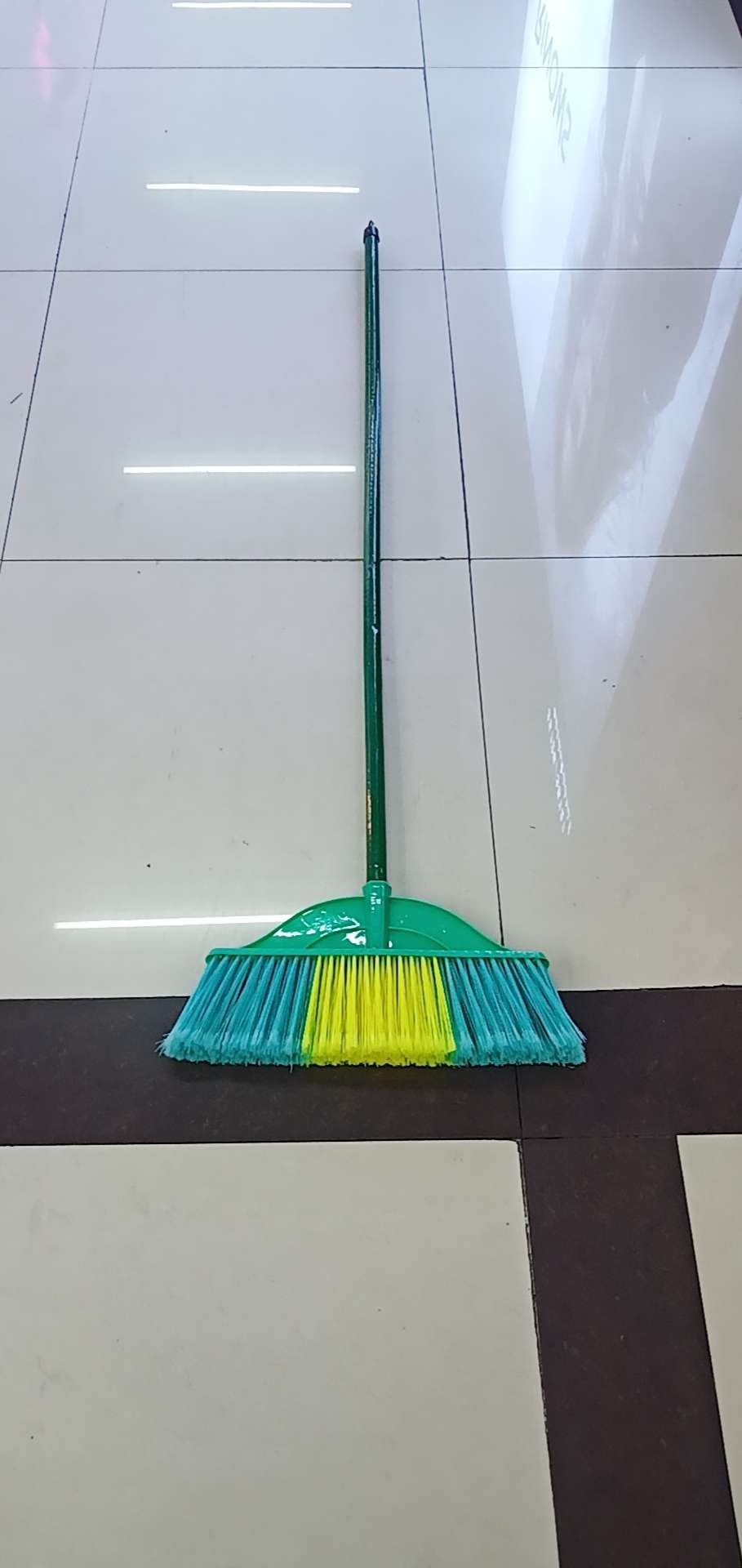 Broom factory direct sales, household broom, foreign trade broom Application Scenario