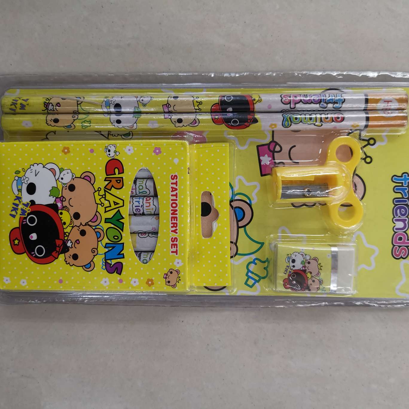 Card-absorbing set stationery, crayons, pencils and erasers