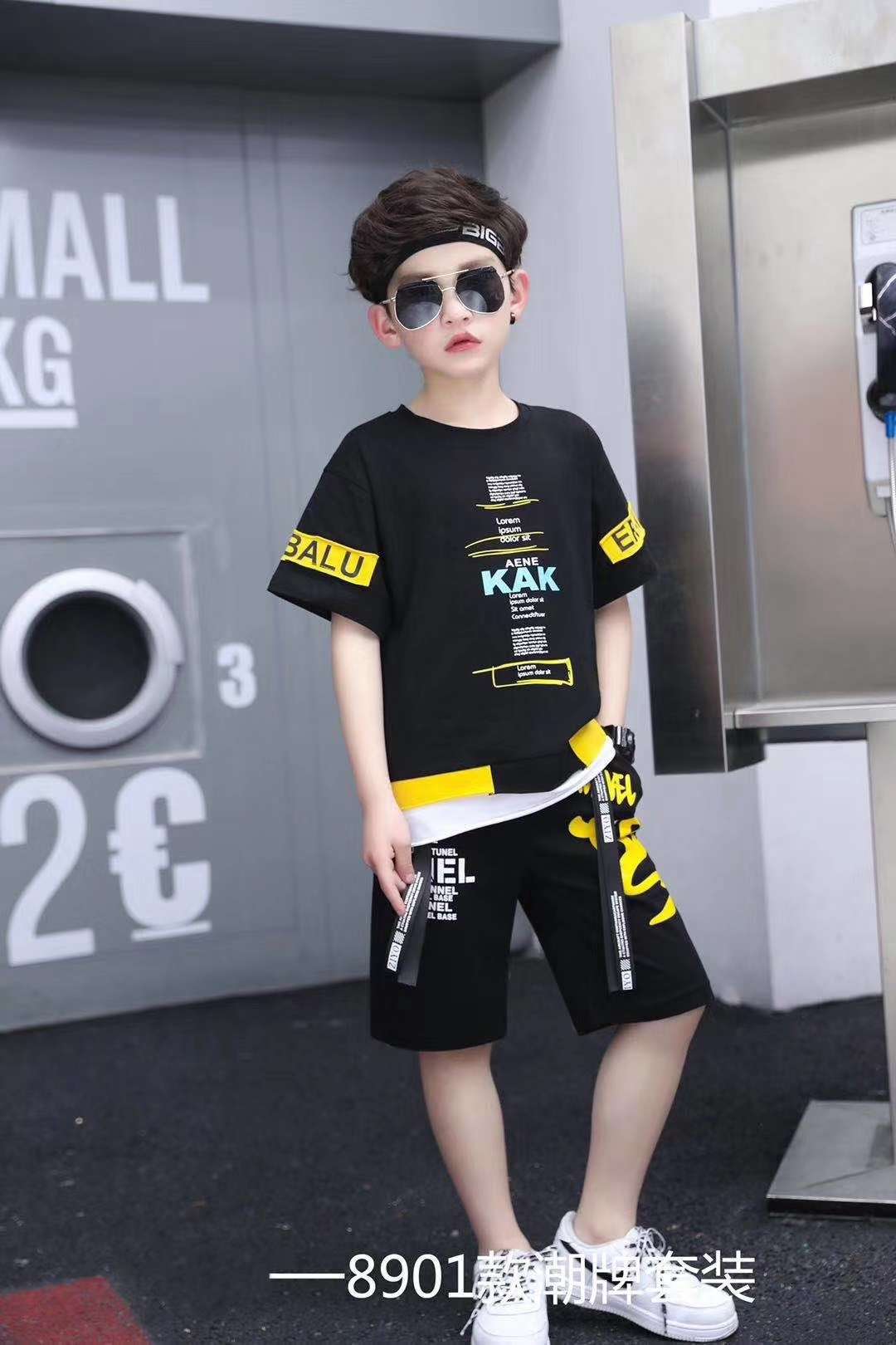 10 with short sleeves thumbnail