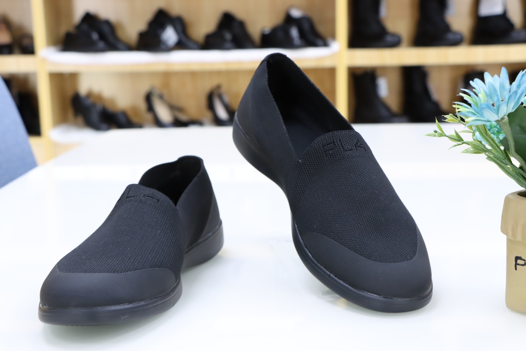 现货销售17布鞋19消防布鞋新款夏季网鞋舒适透气飞织鞋面防滑耐磨 37—46码白底实物图