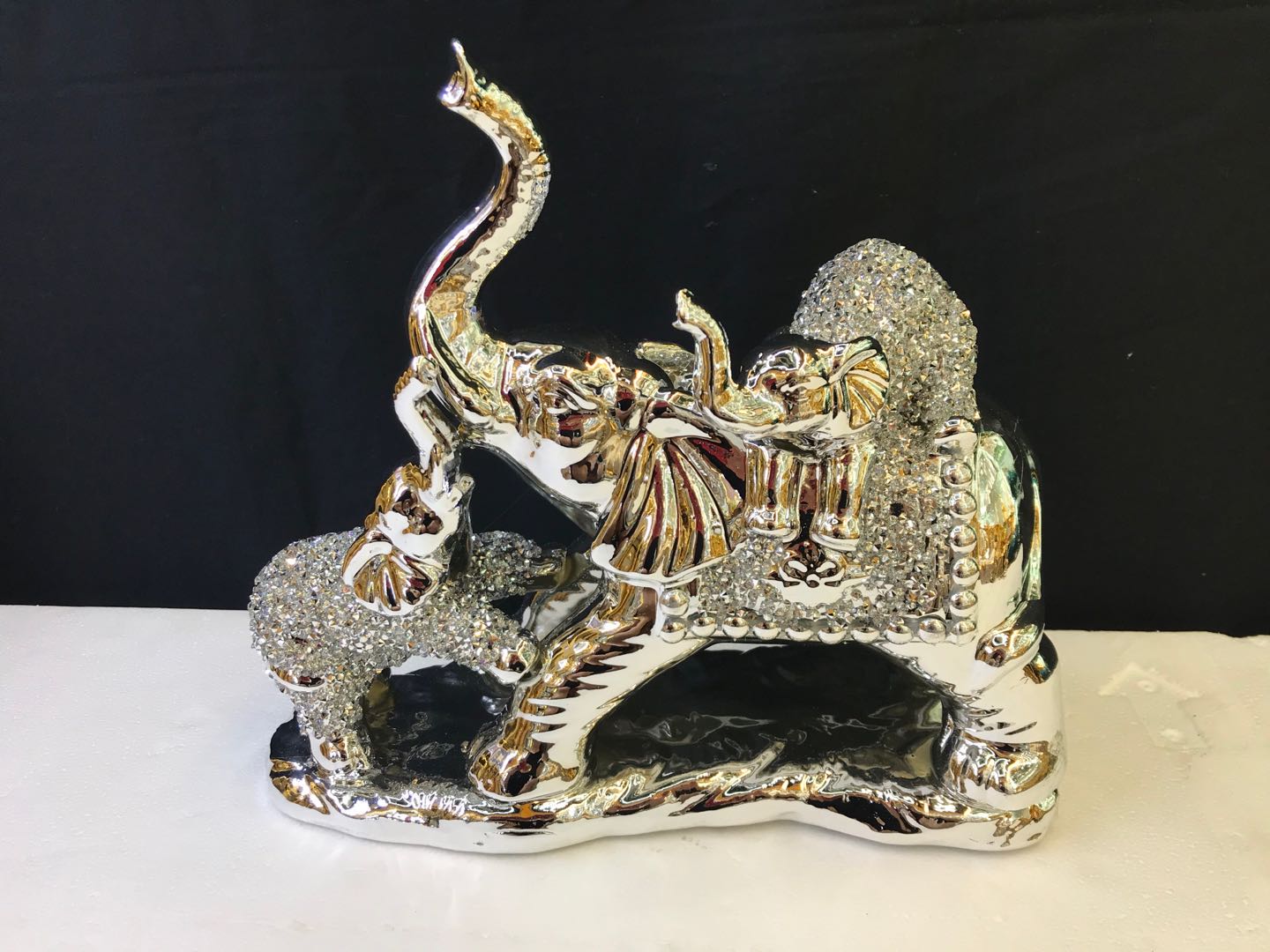 Ceramic elephant handicrafts