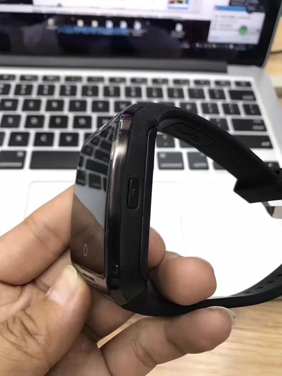 Q18 Smartwatch, Bluetooth watch, card-inserting watch, sports pedometer watch, factory smart wearables, positioning and calling undefined