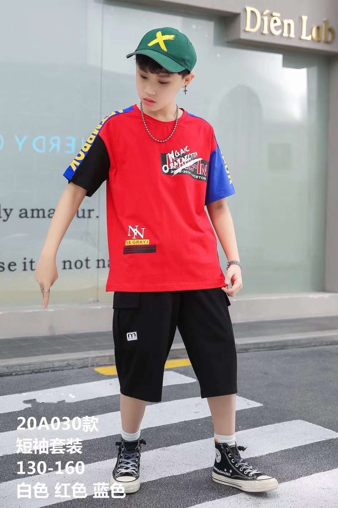 3 with short sleeves thumbnail