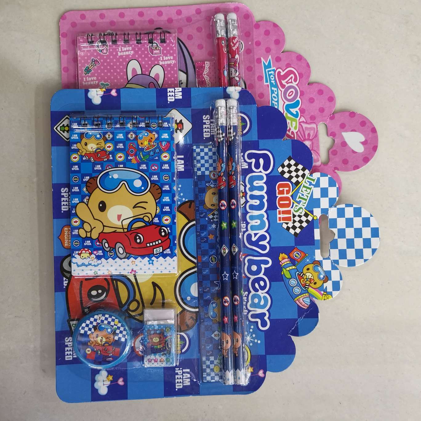 A 6-piece set of card-absorbing stationery Specification image