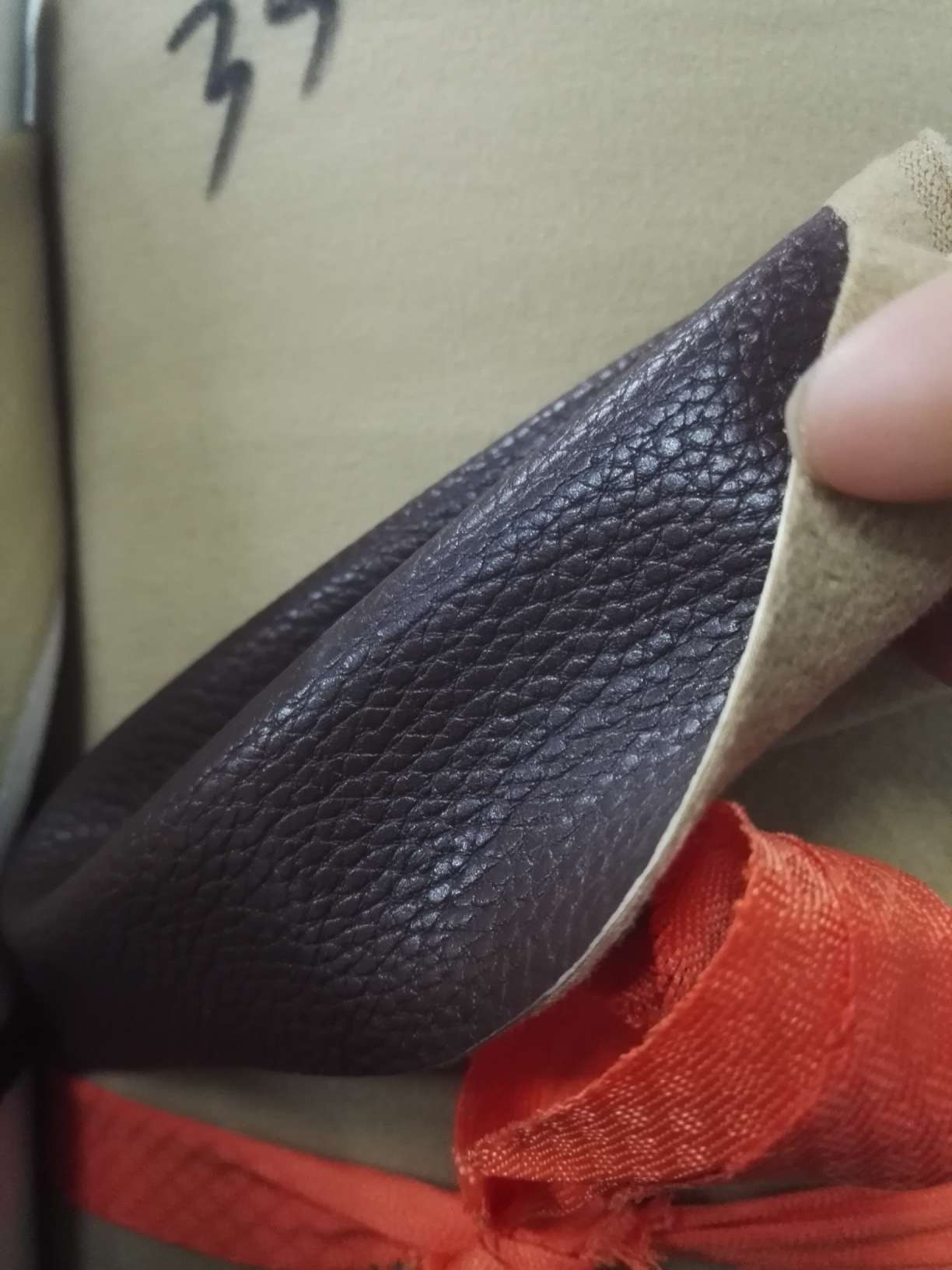 Factory direct sales of all-PU large lychee pattern at special prices