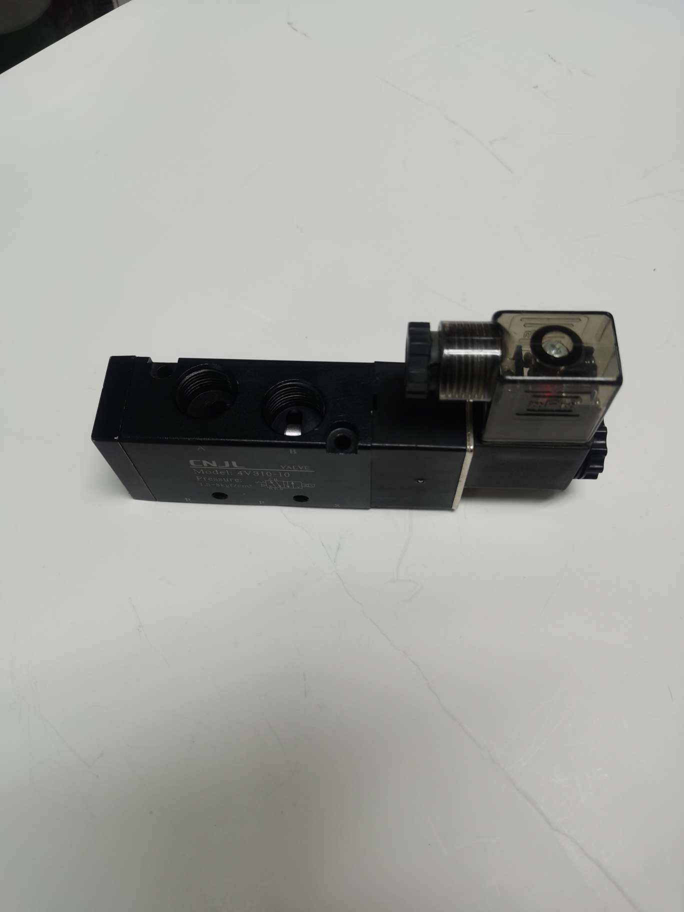 电磁阀4V-310产品图