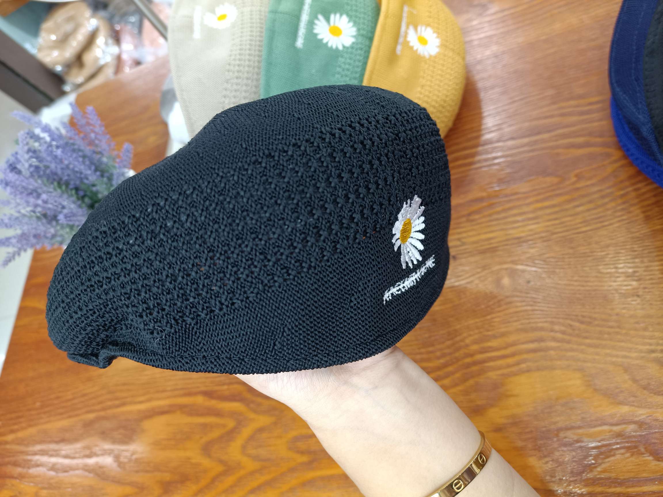 Reverse Hat Hollowed Out Beret Spring And Autumn Hat details Picture