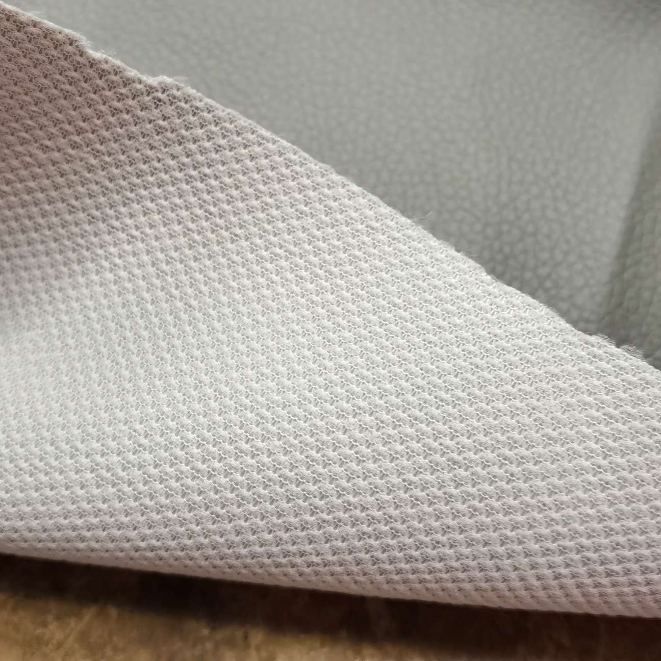 Factory direct sales: fishnet fabric base, small litchi pattern pvc sofa leather, car interior leather Application Scenario