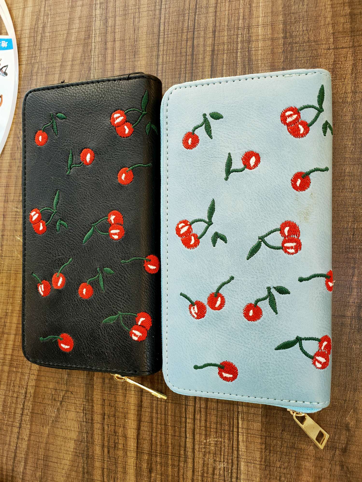 PU刺绣钱包大容量多卡包手机包零钱包