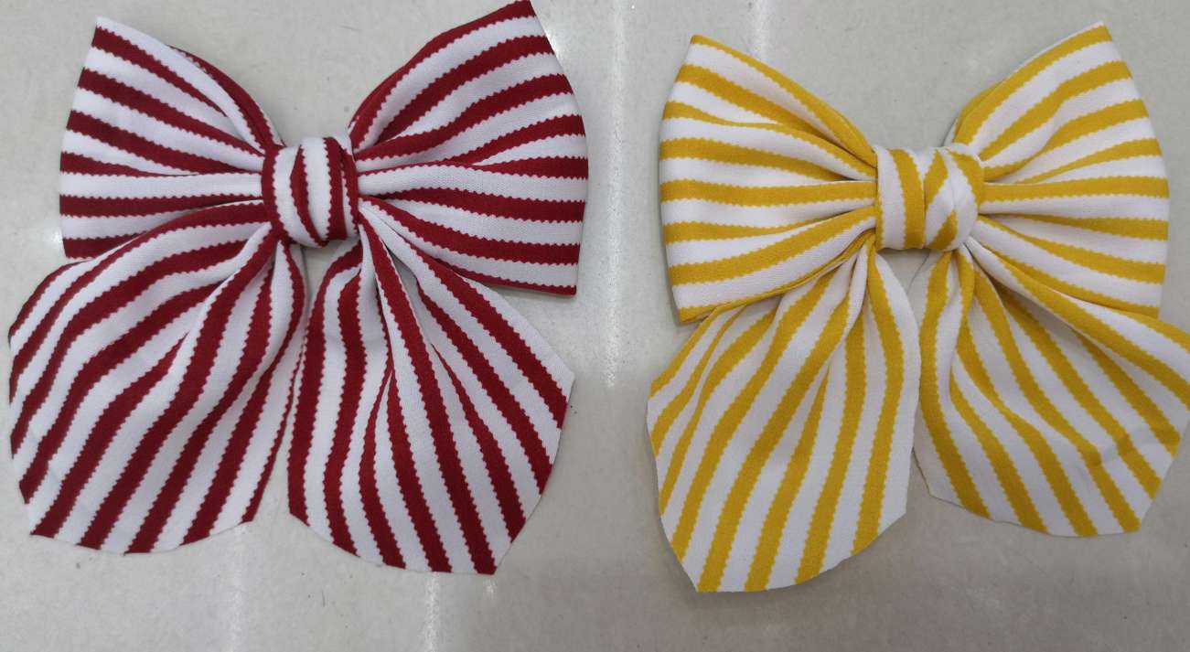 Each of them twisted their bow ties Specification image