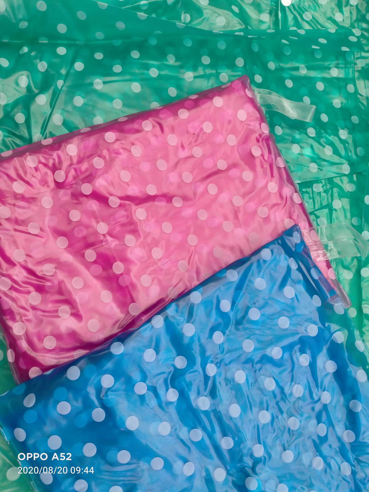 Pearlescent polka dot long raincoat details Picture