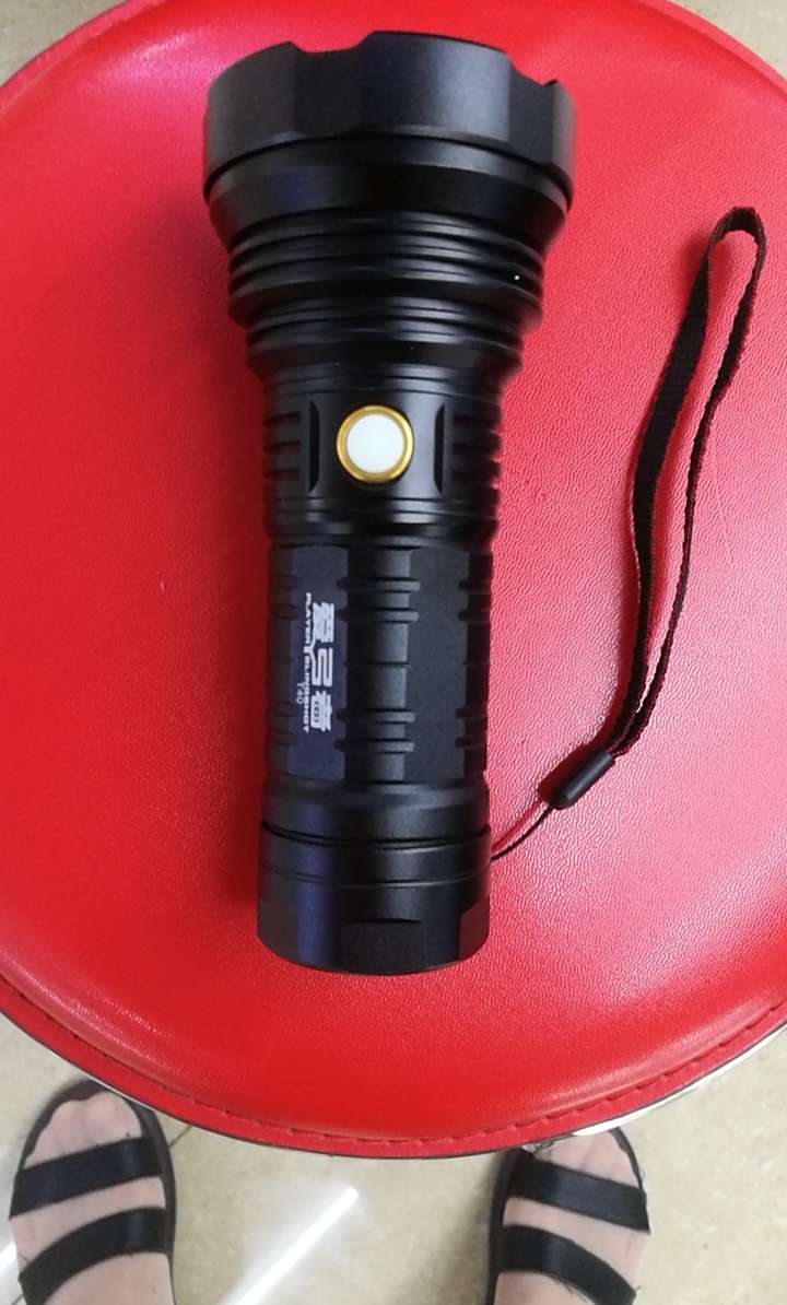 强光手电筒户外usb充电防水LED定焦超亮远射聚光锂电池 大功率P90产品图