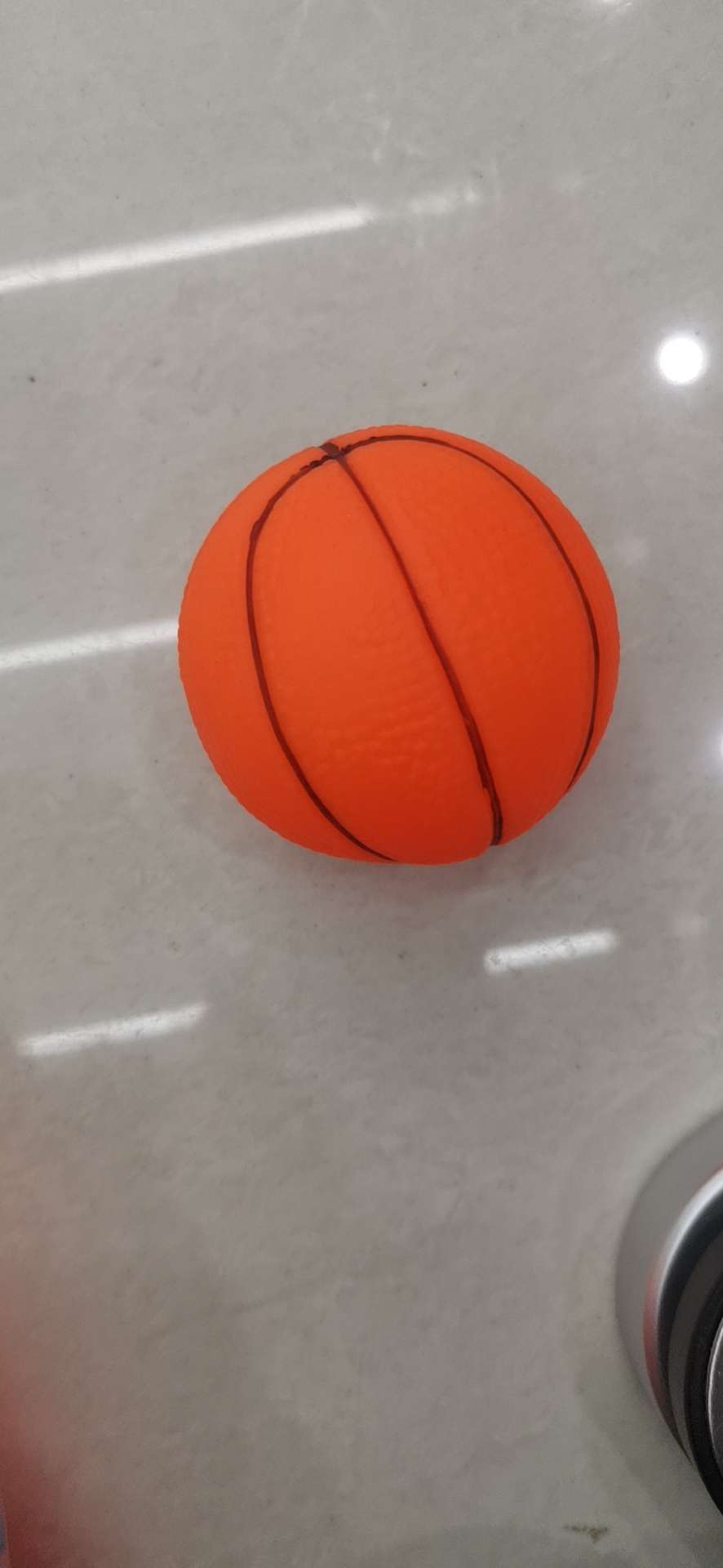 Toy basketball