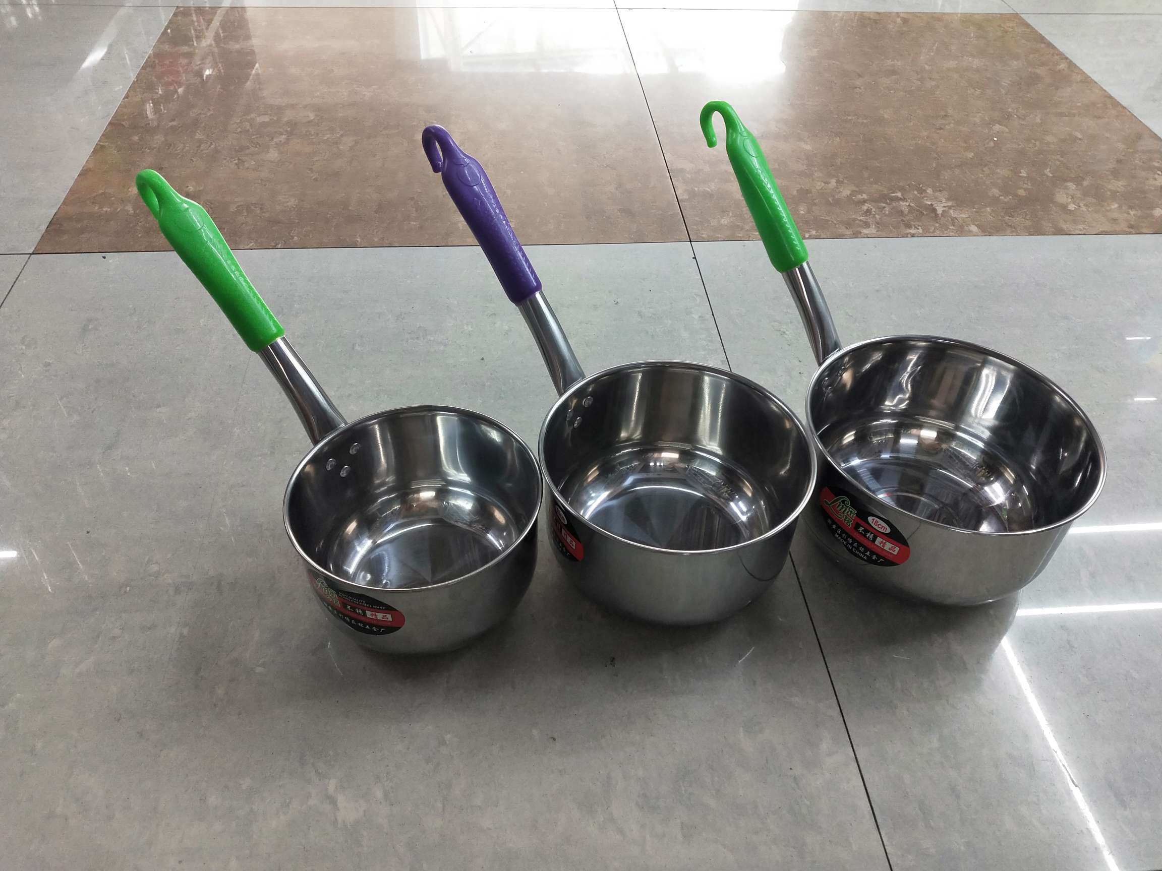 不锈钢水勺细节图