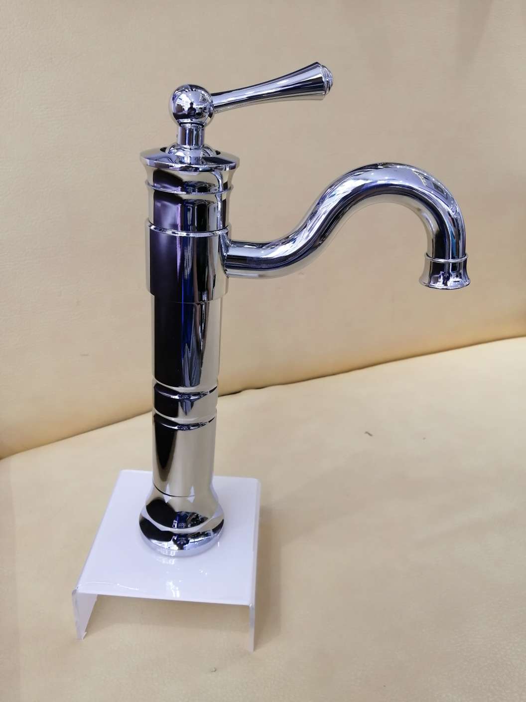 电镀色铜体旋转复古台上盆龙头高款