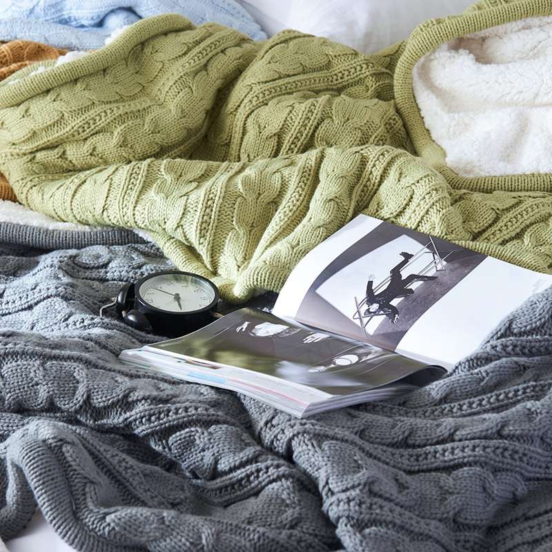 纯棉麻花双层针织毯（绿）白底实物图