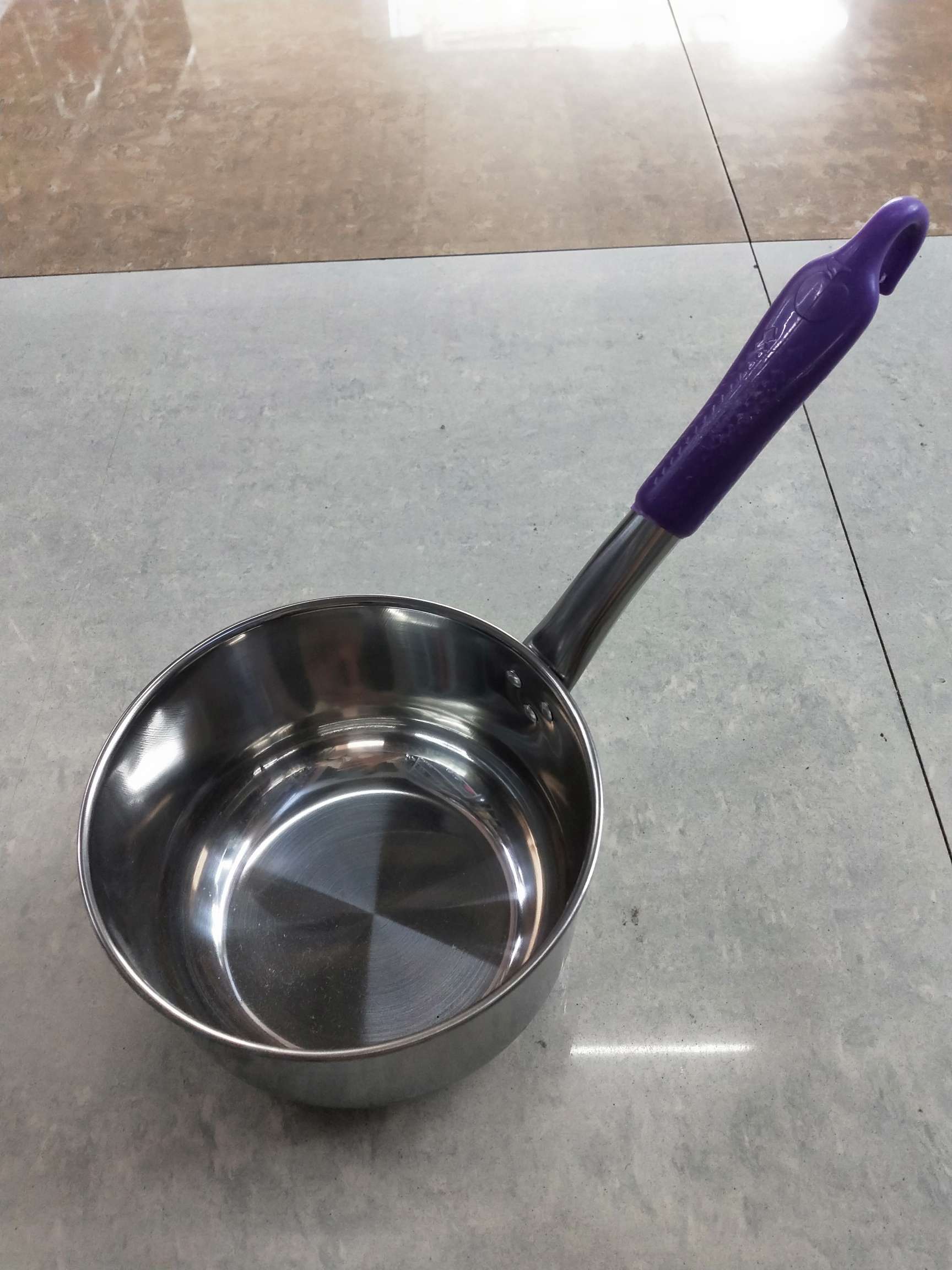 不锈钢水勺产品图