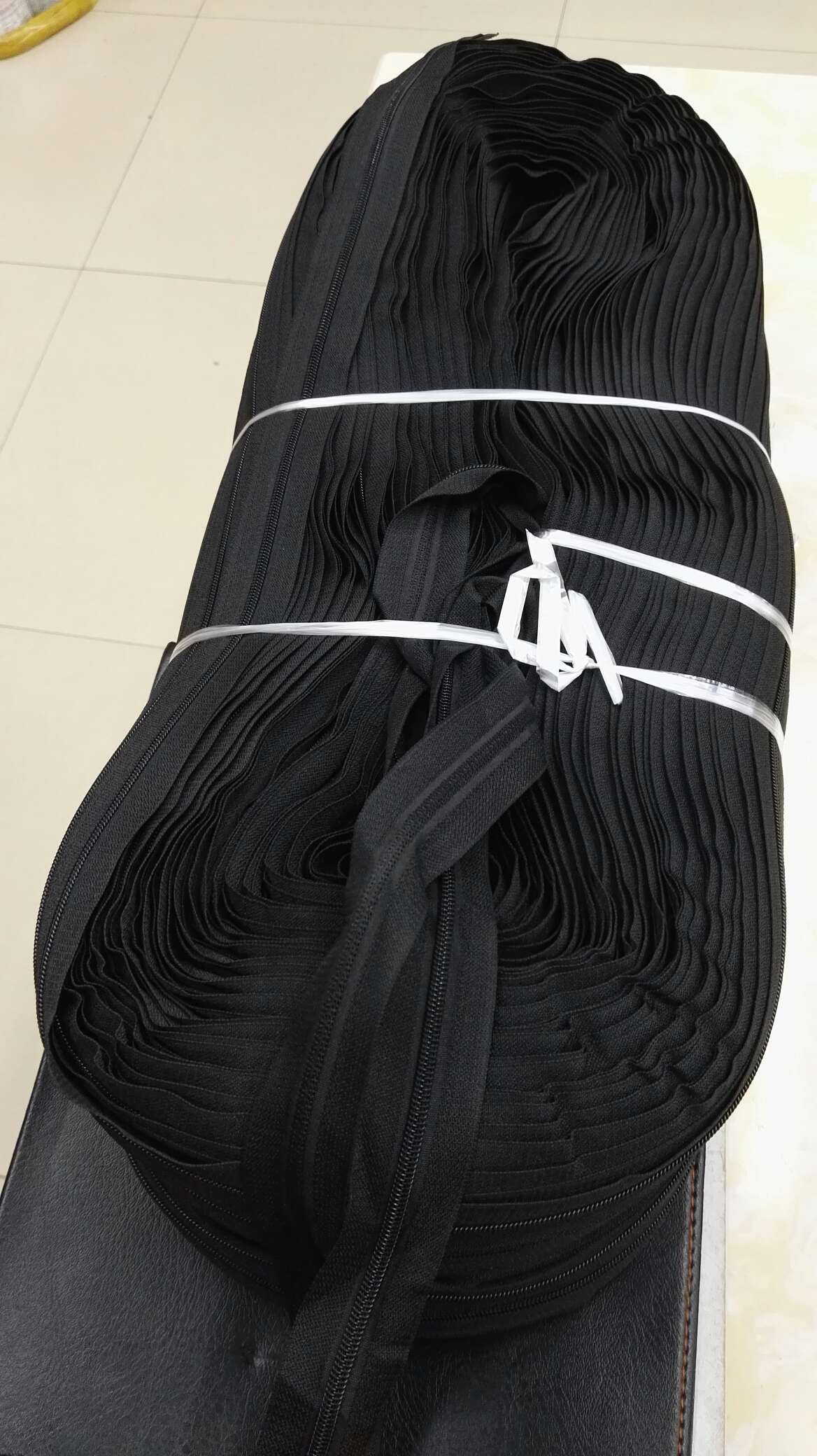 3号尼龙拉链国卡322#黑纱黑色优质3.6公斤400码 颜色齐全可定做产品图