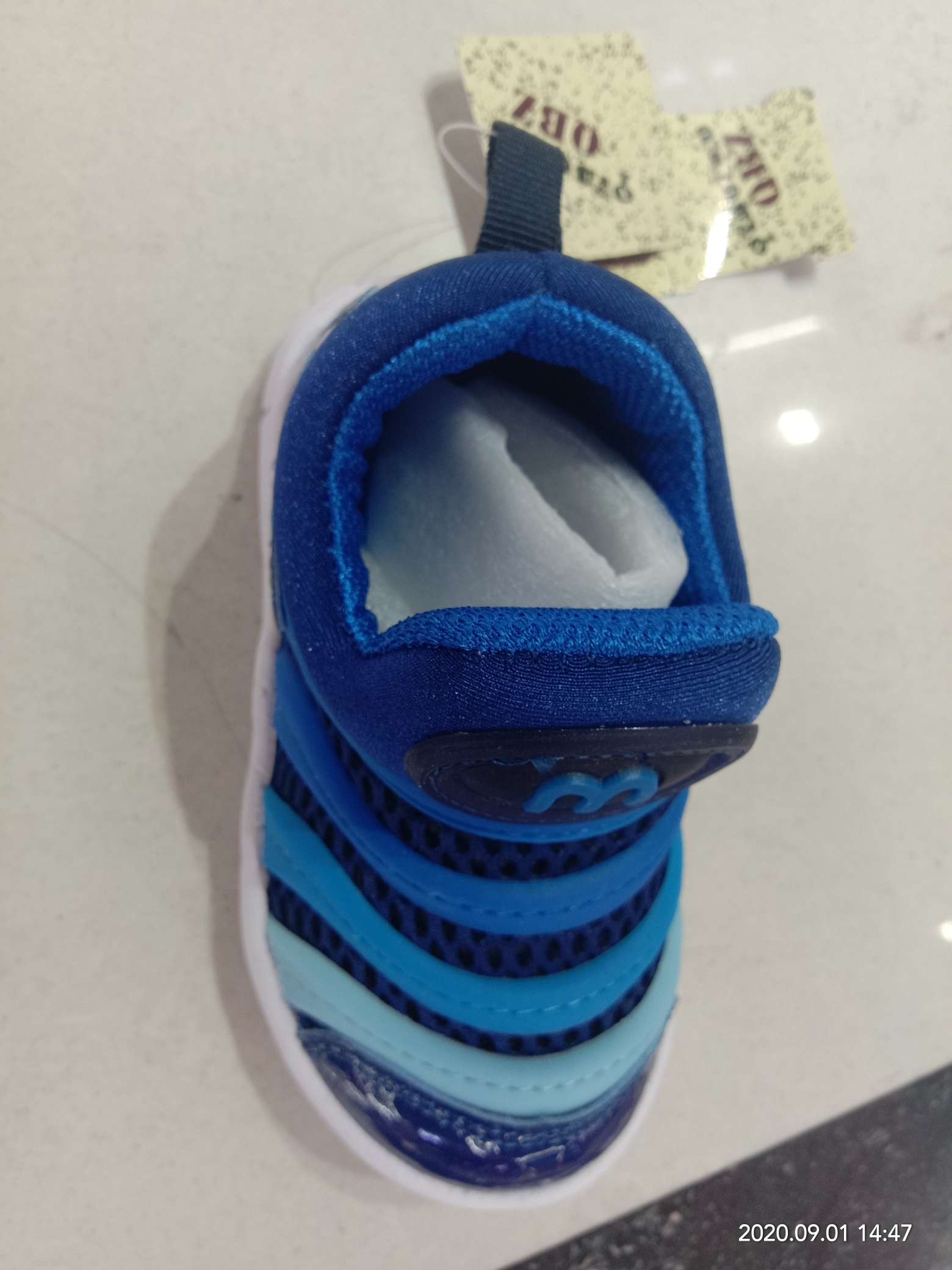Blue sports shoes for children thumbnail